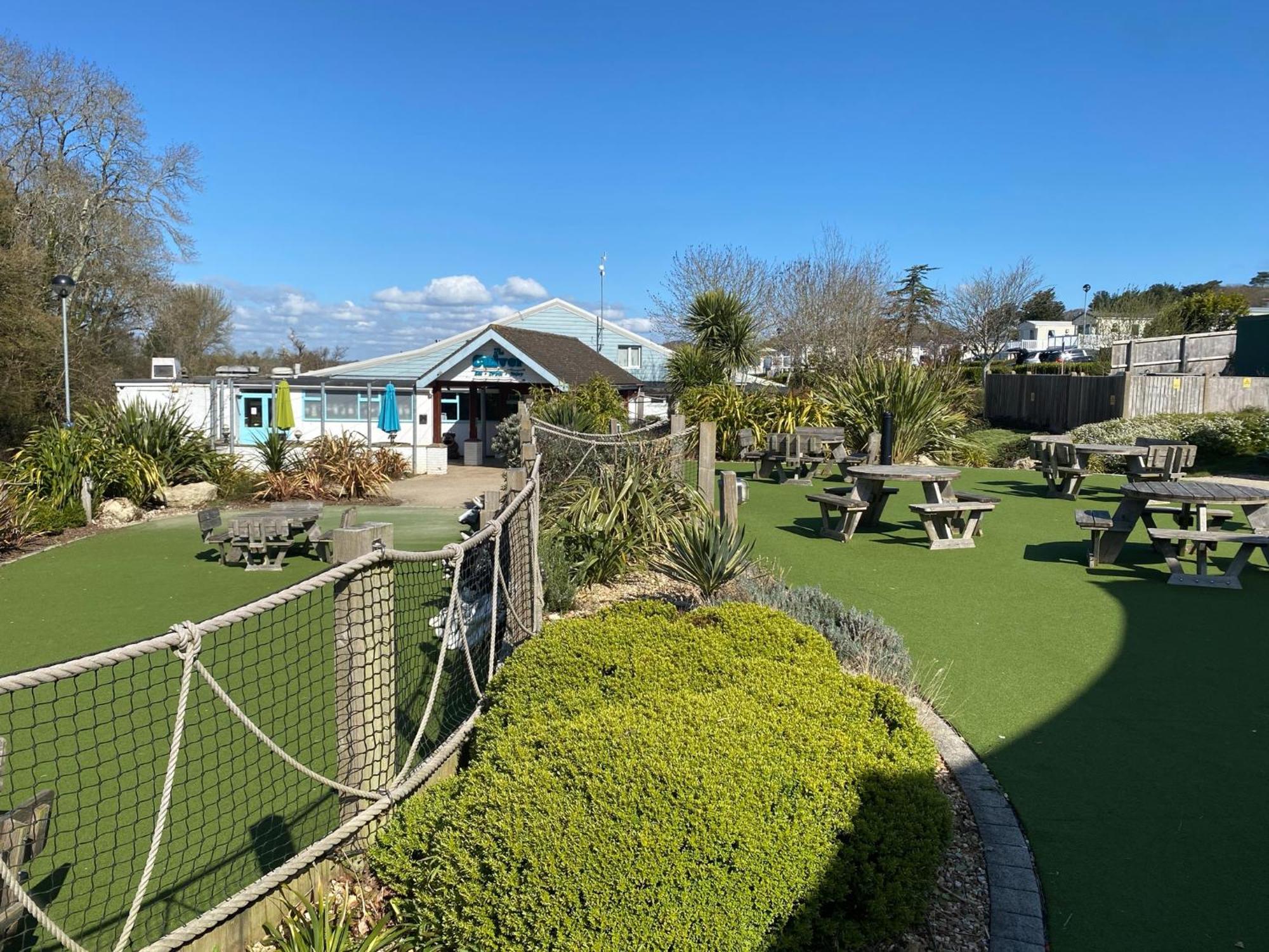 Whitecliff Bay Holiday Park - Most Popular Location Near Pools, Clubs And Beach Bembridge Extérieur photo