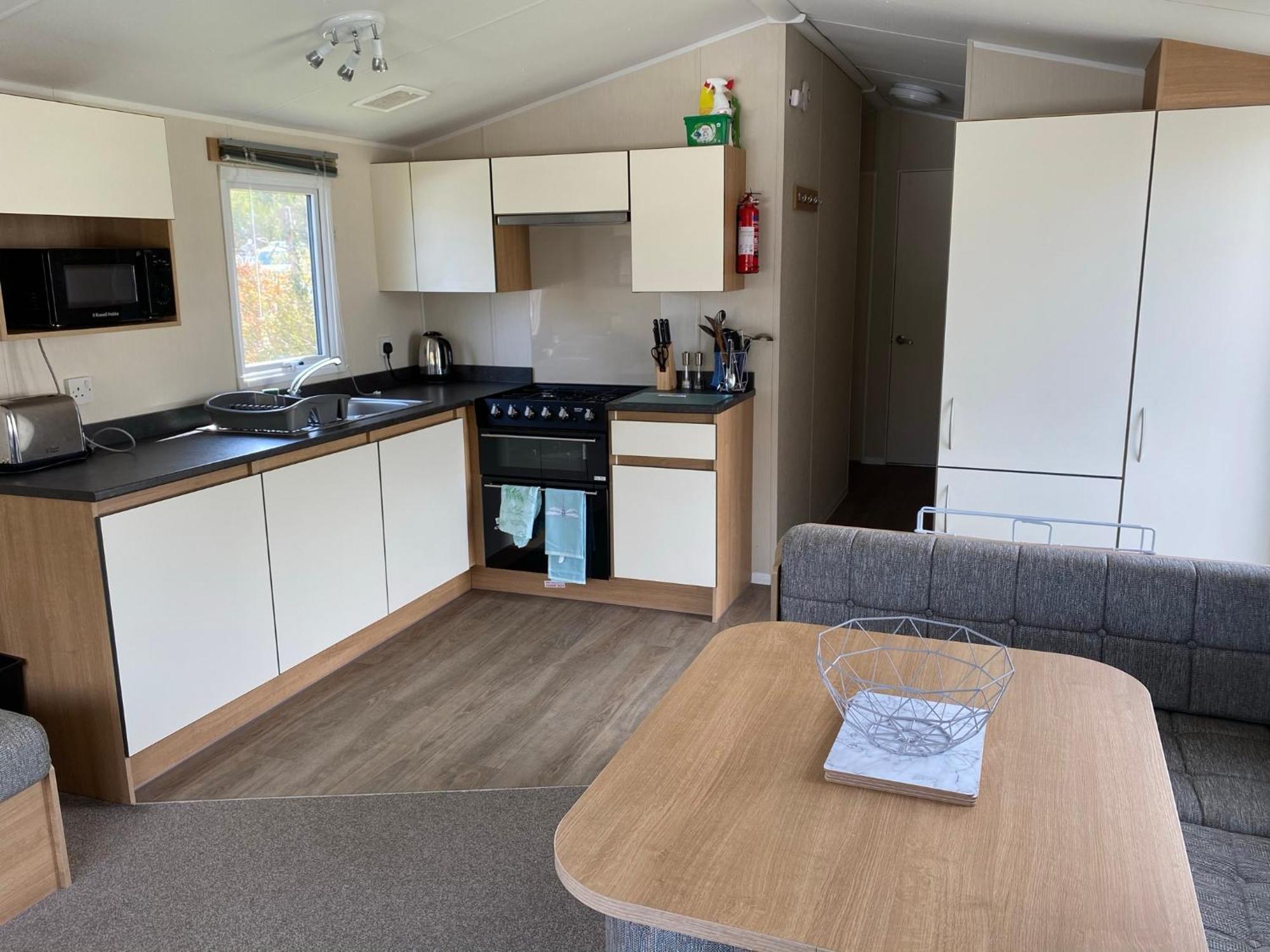 Whitecliff Bay Holiday Park - Most Popular Location Near Pools, Clubs And Beach Bembridge Extérieur photo